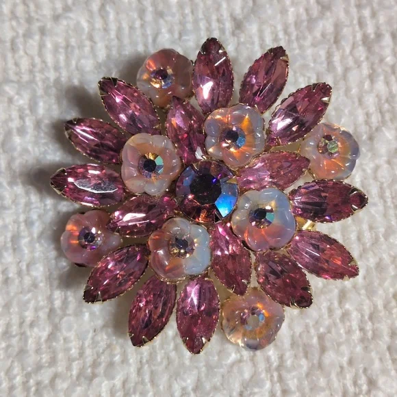 Vintage Pink Floral Brooch Gold Tone - Picture 1 of 6